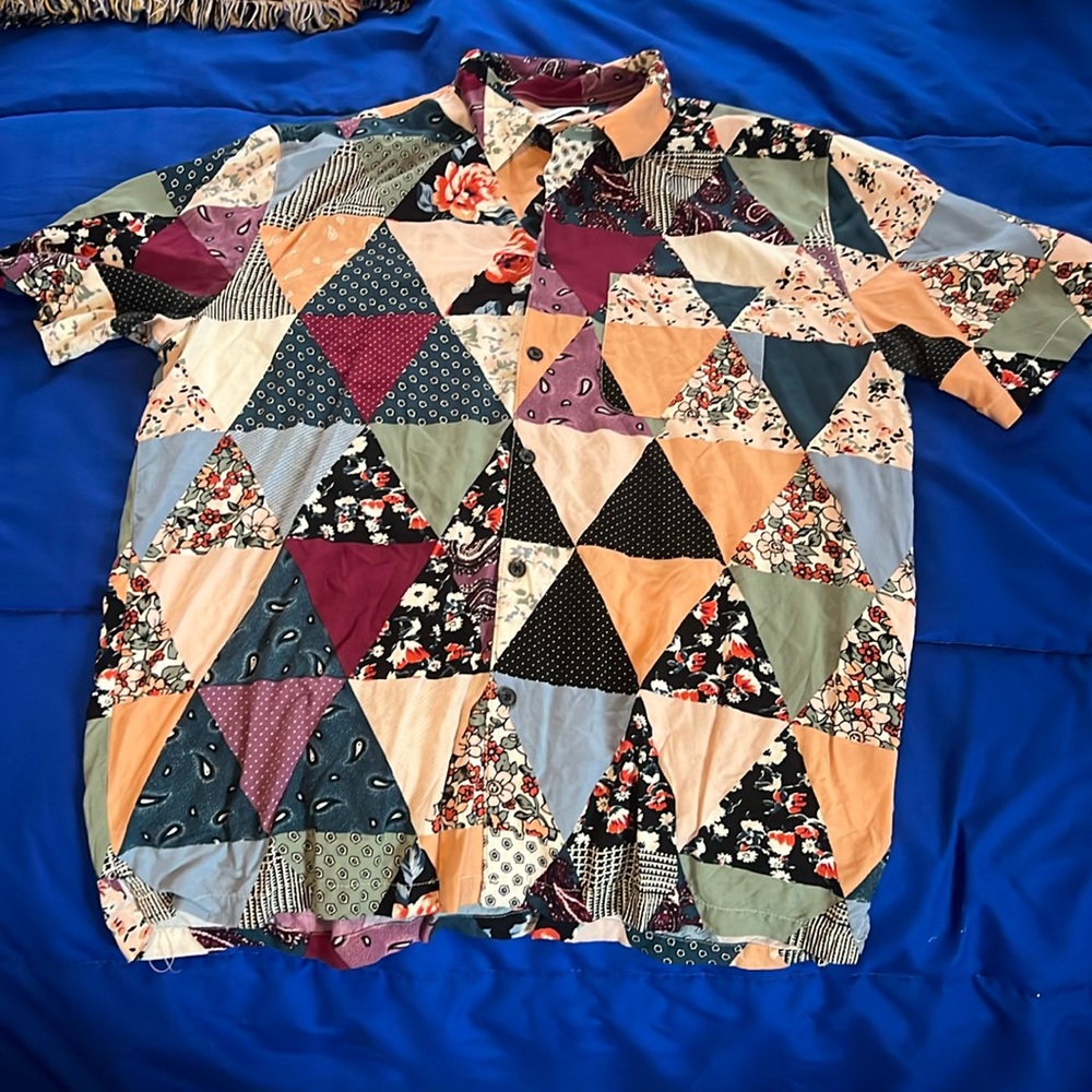 Medium button down shirt worn once.
No Flaws Will negotiate.